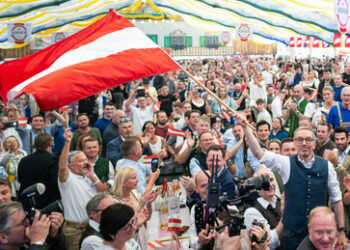 Umfrage: 85 Prozent der Österreicher sprechen sich für Abschiebungen aus