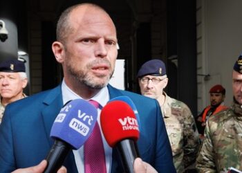 149.000 belgische Teenager zum "freiwilligen" Militärdienst eingeladen