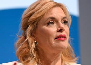 Alarmstimmung bei den "Faktencheckern": "Correctiv" nimmt Bundestagspräsidentin Klöckner ins Visier