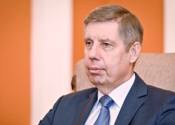 Aserbaidschan bestellt russischen Botschafter wegen Beschädigungen an Botschaft in Kiew ein