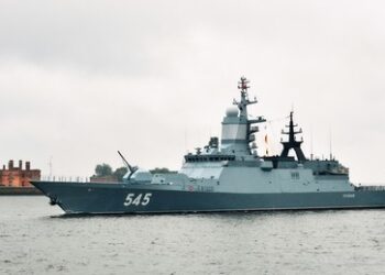 Britisches Verteidigungsministerium gibt bekannt, russisches Kriegsschiff abgefangen zu haben