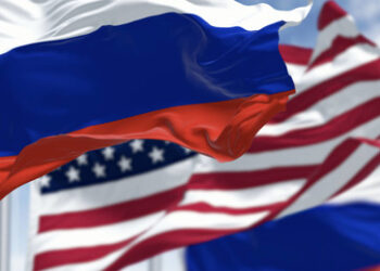 Medien: Vertreter der USA und Russlands treffen sich in Abu Dhabi