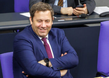 Neuverschuldung von 181,5 Milliarden Euro – Haushalt 2026 vom Bundestag angenommen