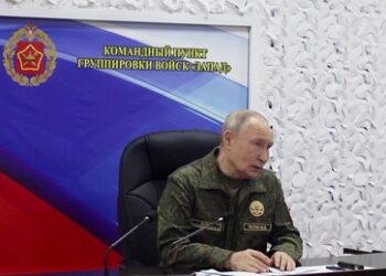 Putin: Eine "kriminelle Bande auf goldenen Klos" führt die Ukraine