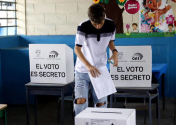 Referendum: Ecuadorianer lehnen Rückkehr von US-Stützpunkten ab