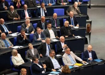 Schrille Spionage-Debatte: Im Kriegsfall geht es der AfD an den Kragen