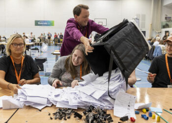 Umfrage: Die Hälfte im Westen hält die Demokratie für kaputt