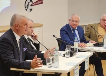 Vizeadmiral a.D. Schönbach rechtfertigt neues Wording: Auch Verteidiger müssen siegfähig sein