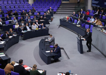 "Russlandtreue Schläferzelle" – Bundestag debattierte das "Verhältnis der AfD zu Russland"