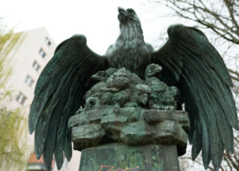 Berliner Adler-Posse findet ihr vorläufiges Ende