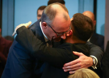 Das Merz-Märchen: Wenn ein stolzer Nazi-Enkel Putin mit Hitler vergleicht