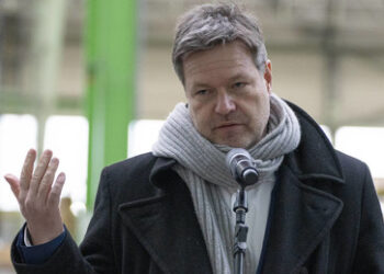 Deutsche Justiz fest an der Seite Habecks: Nun doch Strafbefehle nach Protesten am Fähranleger