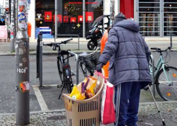 Deutschland: Mieten machen jeden Fünften arm