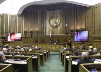 Deutschland schützt die "Politikerehre" – Russlands Justiz stärkt die Redefreiheit