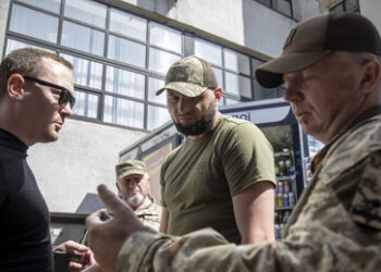 Grundausbildung unter Kampfbedingungen: Kiew will Wehrpflichtige direkt an die Front schicken
