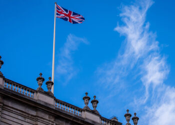 Guardian: Großbritannien räumt ungern Präsenz seiner Soldaten in Ukraine ein