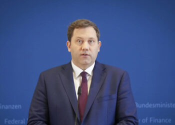 Klingbeil bereitet die Deutschen auf sinkenden Lebensstandard vor