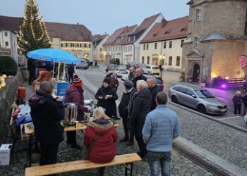 Krieg und Frieden in Mücheln – Reportage von AfD-Stand