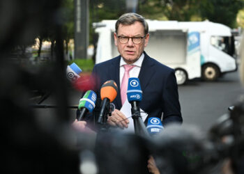 Selbstinszenierung im Auswärtigen Amt: Wadephul lässt Porträts in deutschen Botschaften anbringen