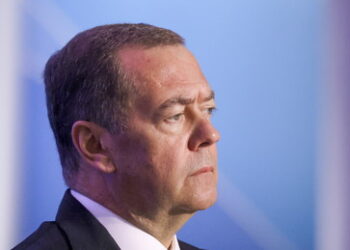 "Mittelfinger für Washington": Medwedew kritisiert Selenskijs Referendumsidee