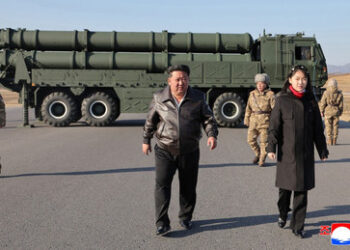 Aktive Abschreckung: DVRK testet neuen großkalibrigen Mehrfachraketenwerfer