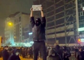 Diplomatische Quelle gegenüber RT – Randalierer in Iran wenden "IS-ähnliche Taktiken" an