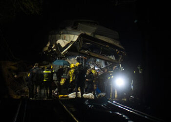 Erneutes Zugunglück in Spanien: Lokführer stirbt, Dutzende Verletzte