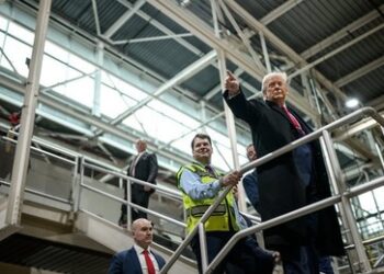 Nach Trump-Epstein-Provokation – Suspendierter Ford-Mitarbeiter erhält über 800.000 Dollar Spenden