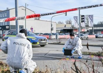 Ulm: Messerangriff in Einkaufszentrum ‒ Angreifer von Polizei niedergeschossen