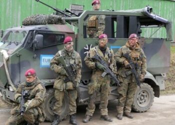 Vorwürfe gegen Fallschirmjäger: Frauenhass, Drogen und Hitler