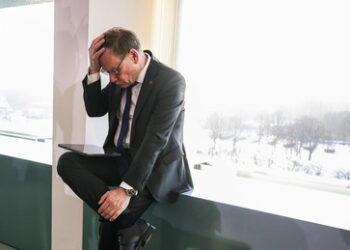 Begeht die Bundesregierung Landesverrat? Wadephuls bemerkenswertes Eingeständnis