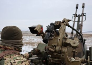 Drohnenangriffe auf russische Grenzgebiete entlarven Kiews Taktik in Genf