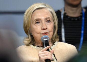 Hillary Clinton bei Epstein-Anhörung: Theater zur Ablenkung von Trump in Epstein-Akten