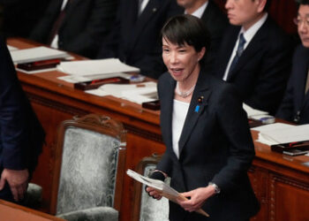 Japans Premierministerin warnt vor Chinas "Zwangsmaßnahmen" und plant Sicherheitsreform