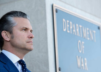 KI-Technologie: Pentagon stellt Anthropic ein Ultimatum und droht mit Verteidigungsproduktionsgesetz