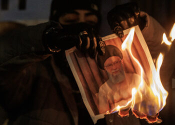 Medien: USA erwägen Ermordung des iranischen Obersten Führers und seines Sohnes