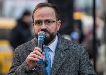 Neuer Strafbefehl wegen Unterstützung eines "russischen Angriffskriegs" – Video über 9. Mai-Gedenken