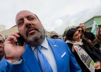 Portugals heimlicher Wahlsieger: 33 Prozent der Wähler sagen "Ja, es reicht!"