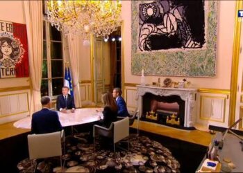 Steckt er selbst im Sumpf? – Macron warnt vor Verschwörungstheorien zu Epstein-Skandal