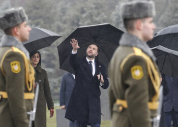 Vance besucht Armenien und Aserbaidschan – mehr Lärm als Inhalt