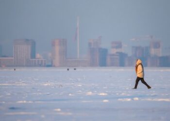 Zum ersten Mal seit 15 Jahren: Finnischer Meerbusen friert vollständig zu