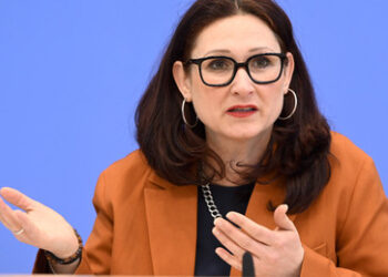 Bundesbeauftragte für Diskriminierung:  Rassismus ist in der Gesellschaft verankert