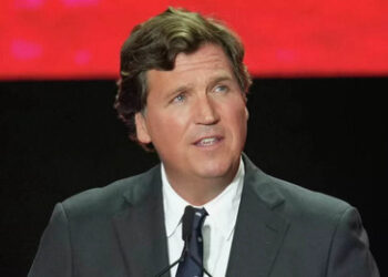 Carlson nach Angriff auf iranische Schule: USA "nicht wert, dass man für sie kämpft"