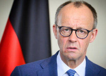 Einreiseverbote: Merz versucht, Russen als potenzielle Verbrecher zu stigmatisieren