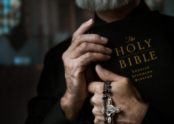 Exorzismus-Boom in den USA: 650 Prozent mehr Dämonenaustreiber – Priester schlägt Alarm