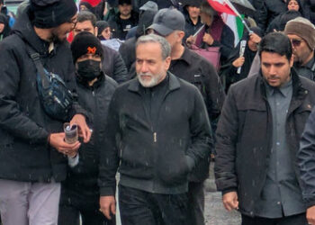 Irans Außenminister: Meerenge von Hormus nur für israelische und US-Schiffe gesperrt