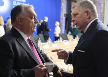 Medien: EU könnte Kiew unter Umgehung Ungarns und der Slowakei finanzieren