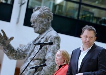 Nach SPD-Wahldebakel schließt Führung Personaldebatte aus: Wollen Partei "nicht ins Chaos stürzen"