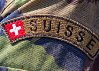 Schweiz rüstet gegen Drohnenkrieg und Cyberattacken auf