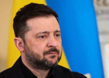 Selenskij unter Tränen: Wir sind mittellos und Russland wird immer reicher